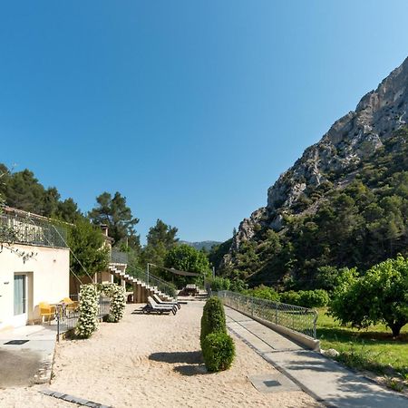 Domaine Saint Julien Hotel บุยส์-เลส์-บาโรนนีส์ ภายนอก รูปภาพ