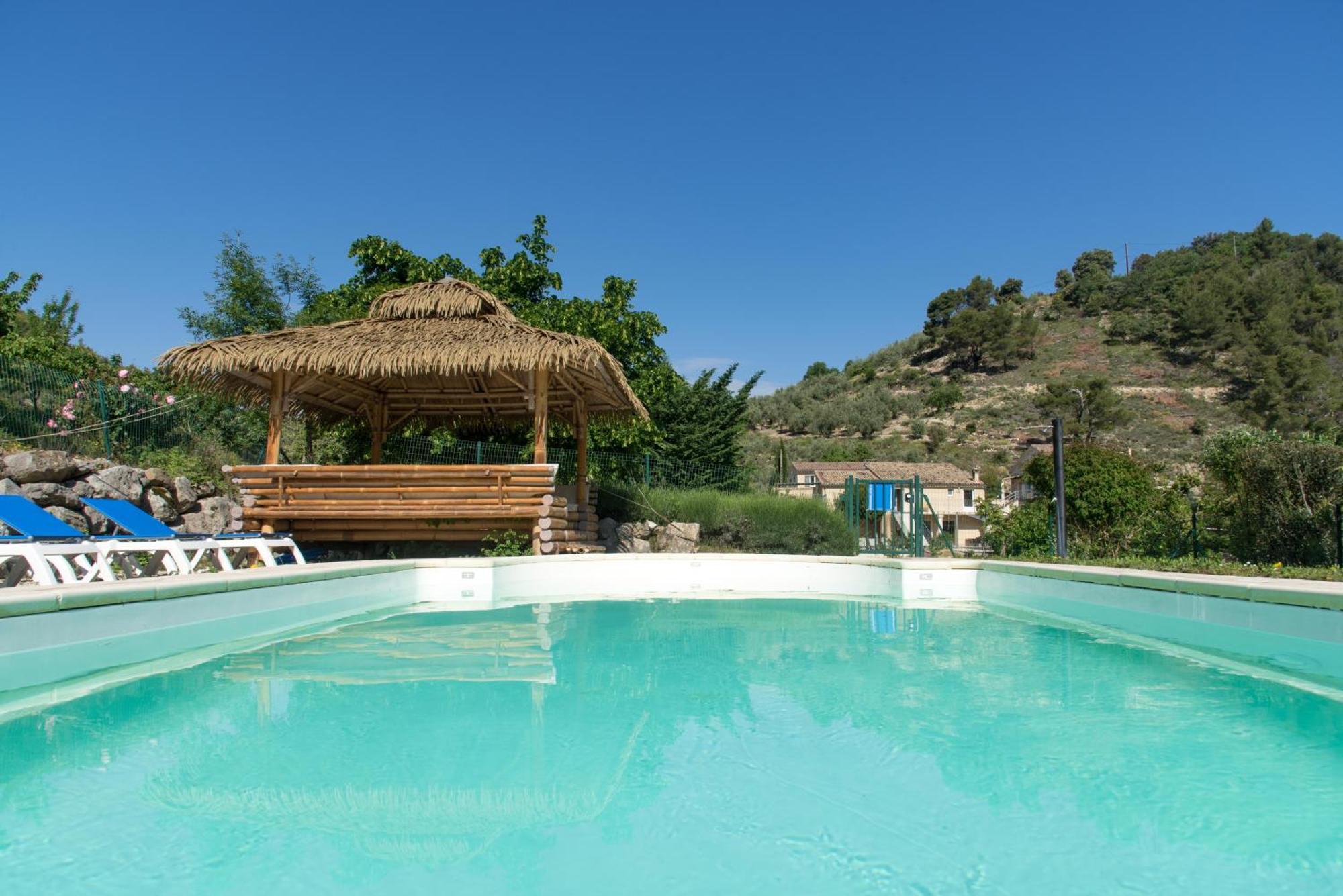 Domaine Saint Julien Hotel บุยส์-เลส์-บาโรนนีส์ ภายนอก รูปภาพ